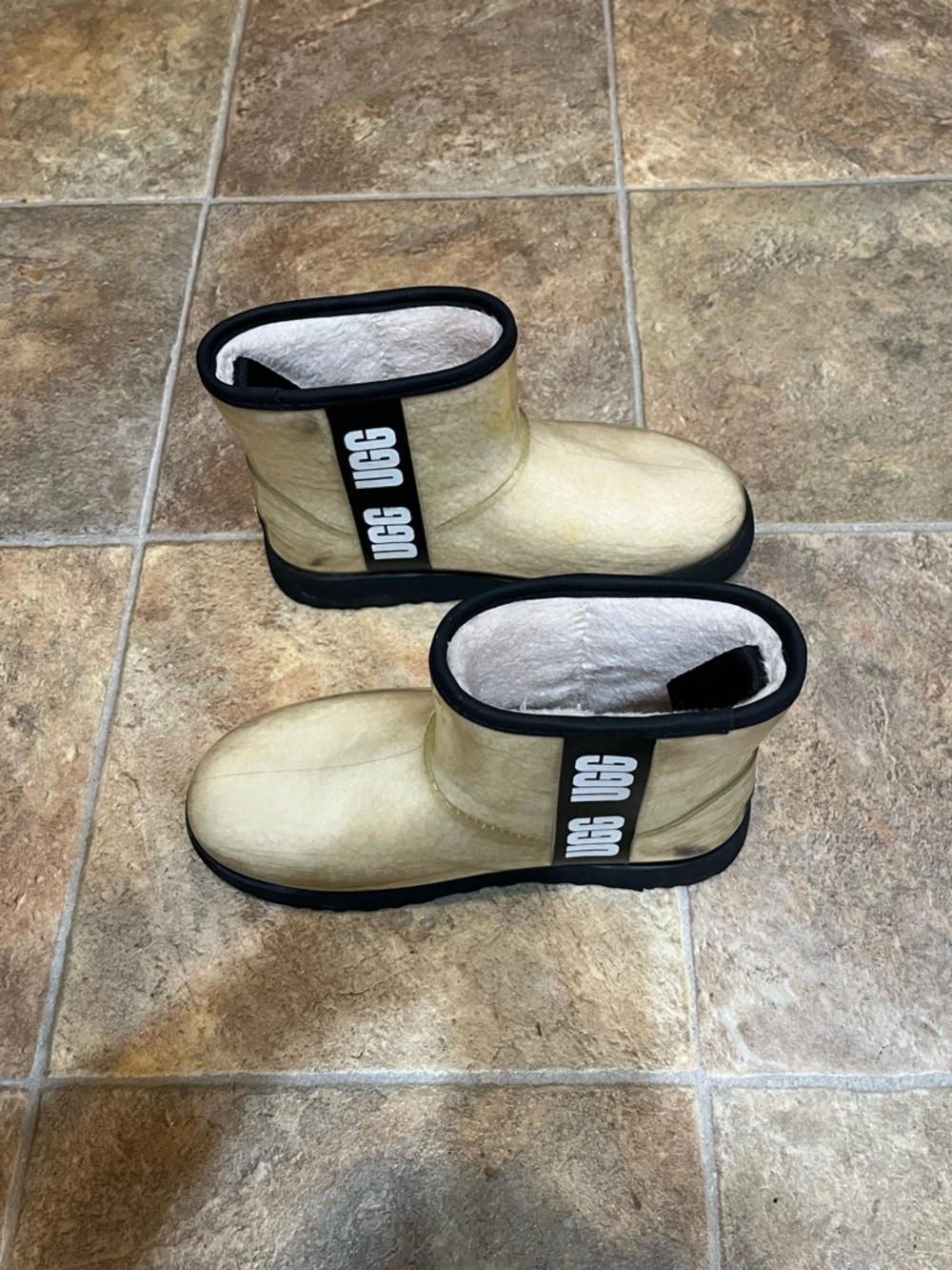 Ugg Classic Clear Mini Size 8 USA Water Repellent Cream Color Women’s - Picture 5 of 13